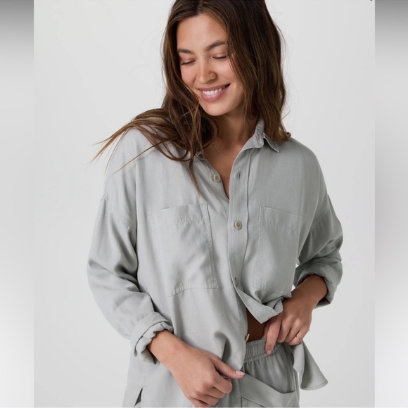 NWT Vuori Trestles Twill Button-Up Shirt Top size Large - Picture 1 of 16